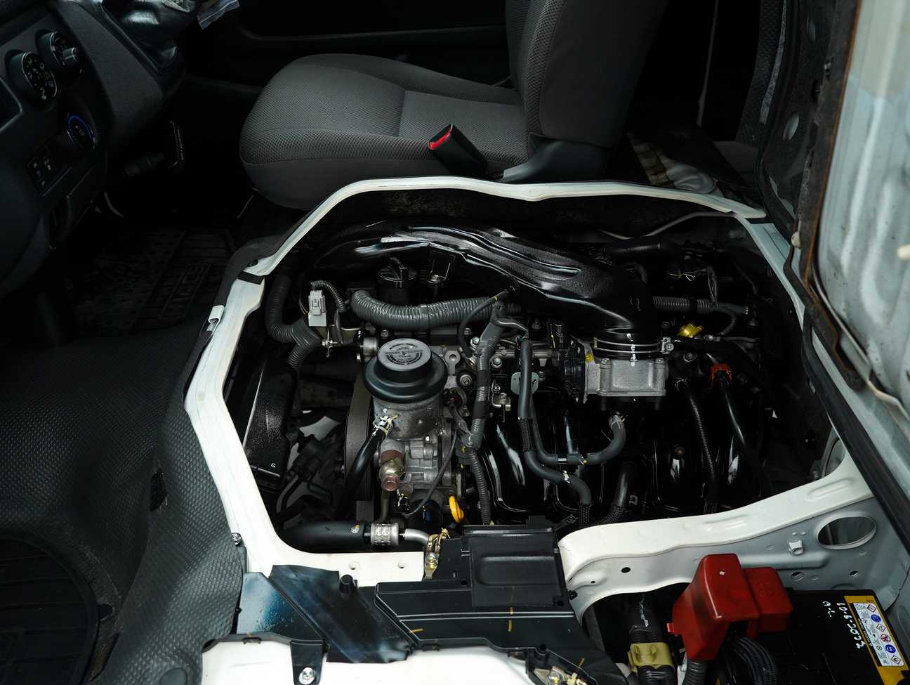 used 2015 Toyota Hiace Window Van 2.7