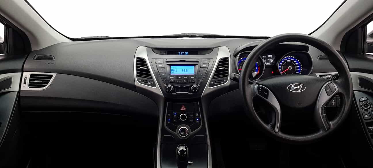 terpakai 2015 Hyundai ELANTRA  1.6