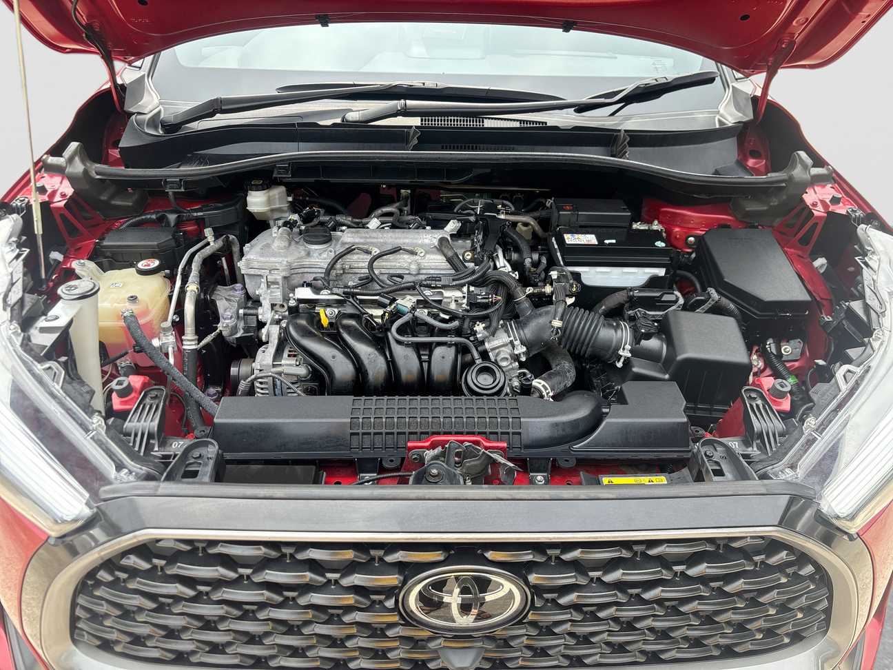 used 2023 Toyota Corolla Cross V 1.8