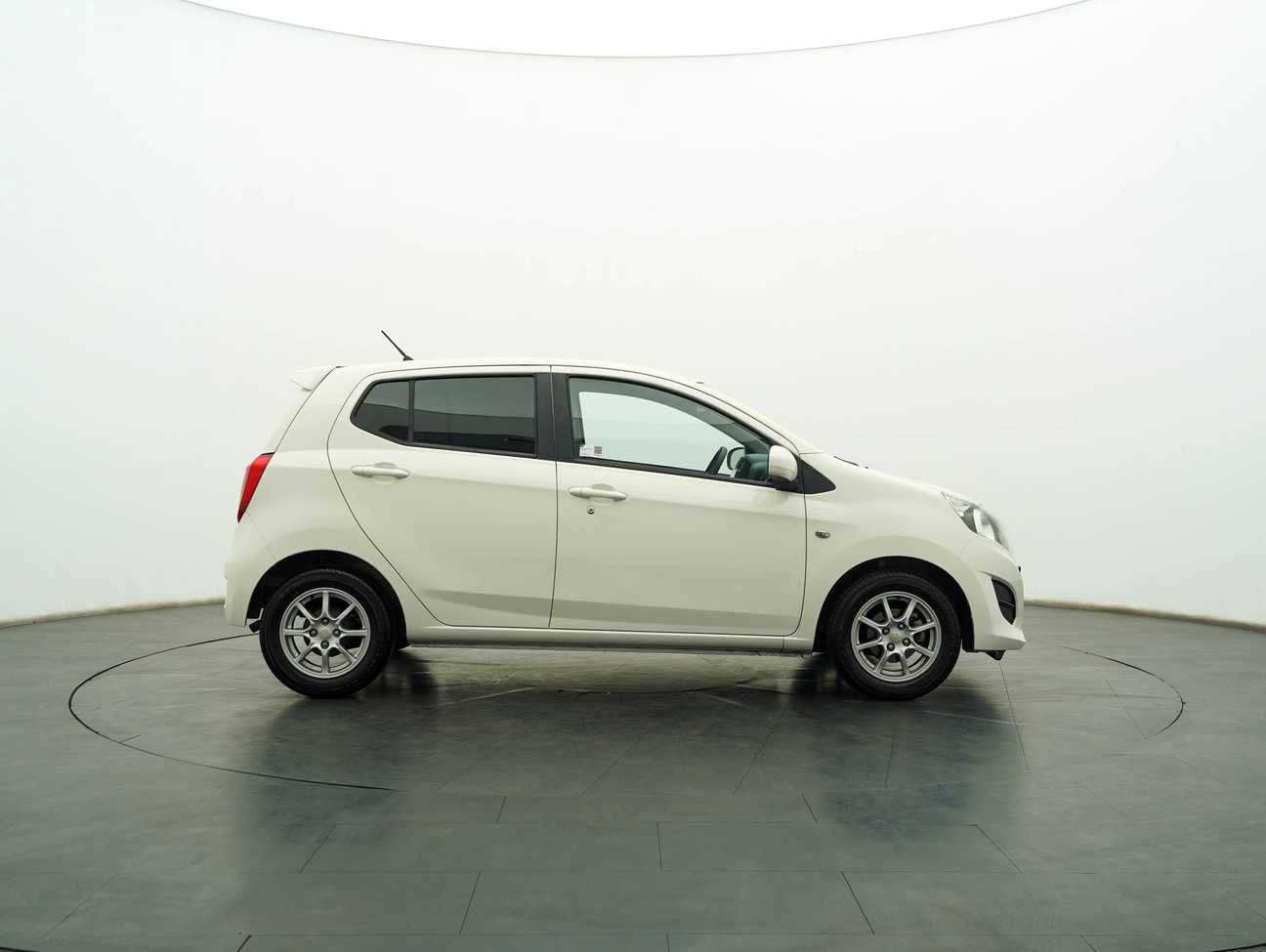 terpakai 2015 Perodua AXIA G 1.0