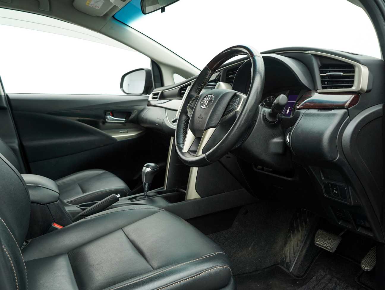 used 2018 Toyota Innova X 2.0