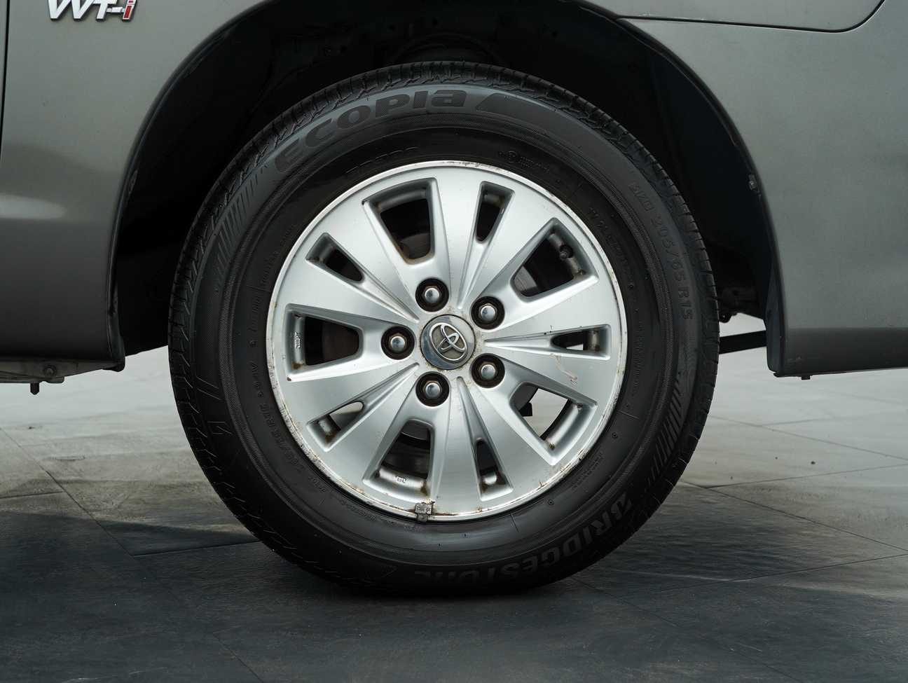 terpakai 2011 Toyota Innova G 2.0