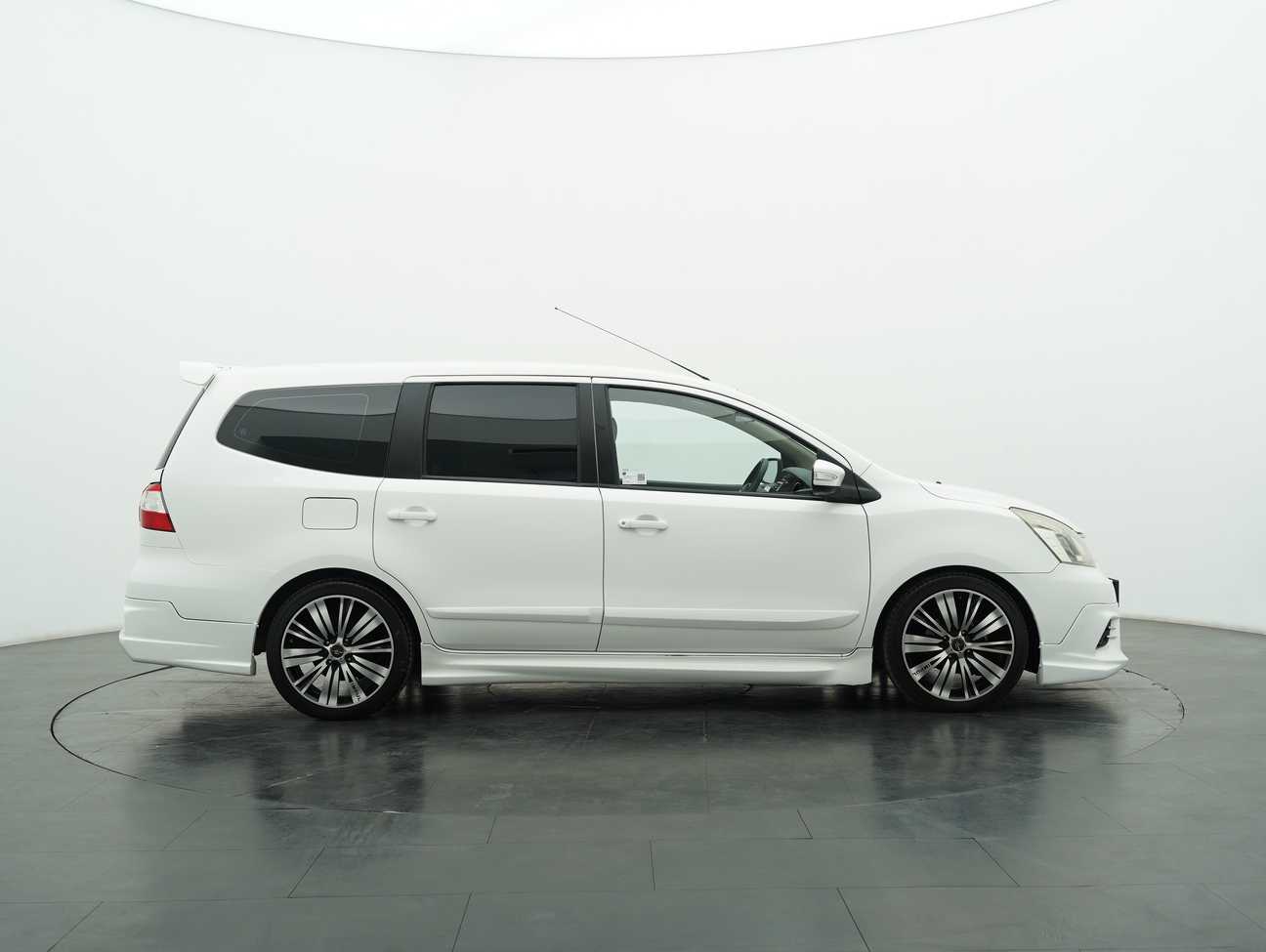 used 2013 Nissan Grand Livina Comfort 1.8