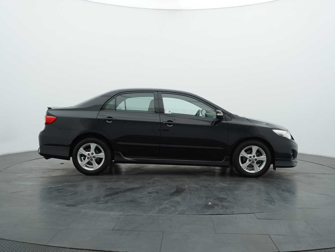 used 2012 Toyota Corolla Altis E 1.8