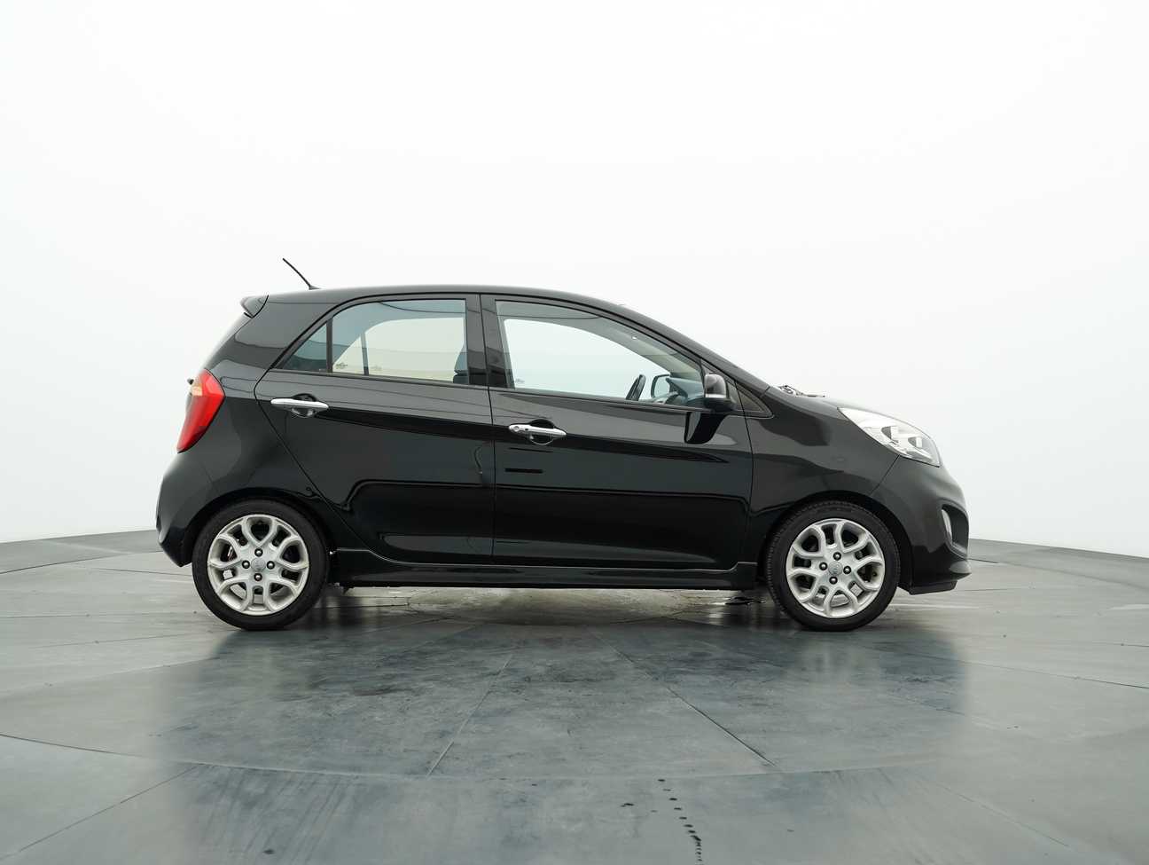 terpakai 2013 Kia PICANTO TA 1.2