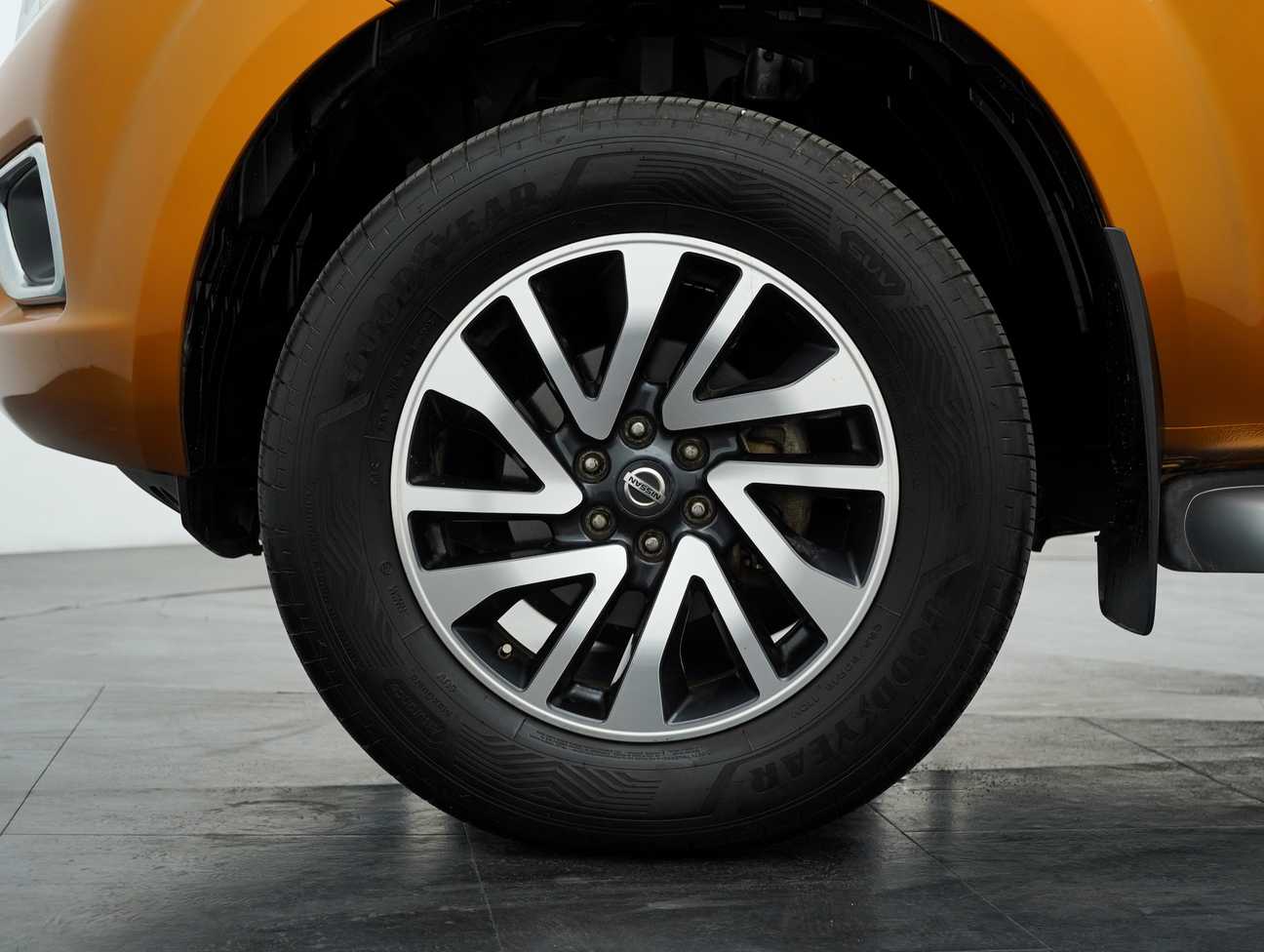 terpakai 2018 Nissan Navara NP300 VL Dual Cab 2.5