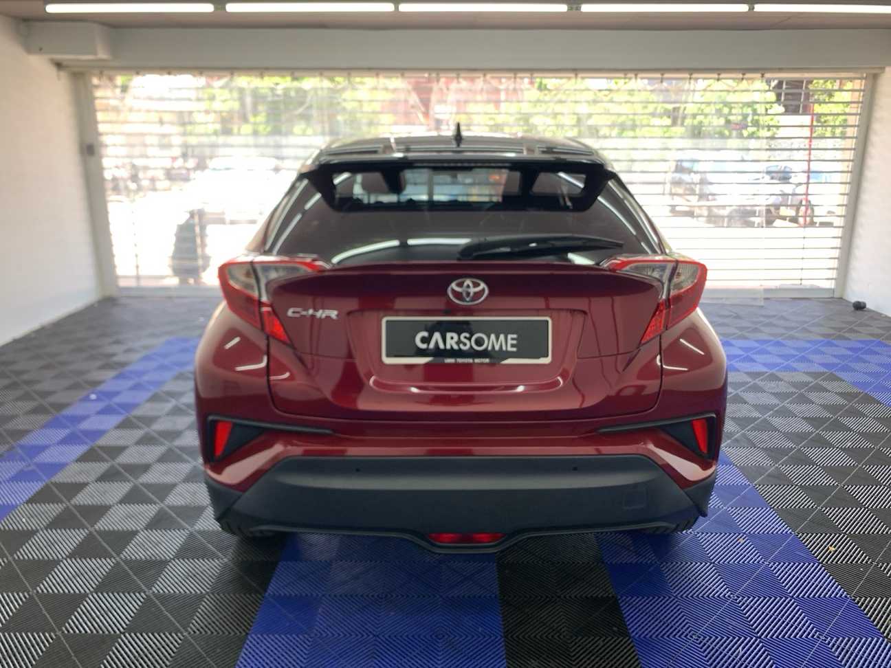 used 2018 Toyota C-HR  1.8
