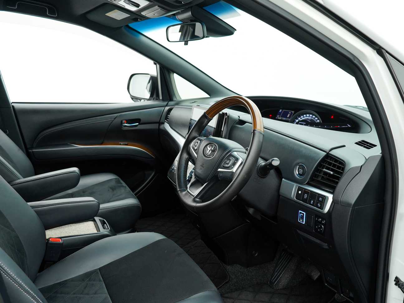 terpakai 2016 Toyota Estima Aeras 2.4