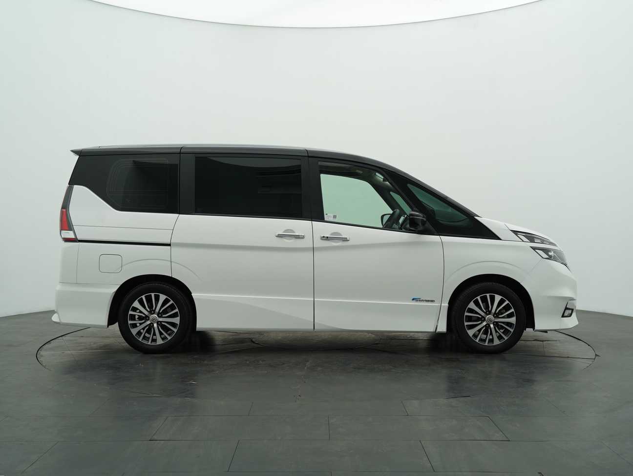 used 2018 Nissan Serena S-Hybrid High-Way Star Premium 2.0