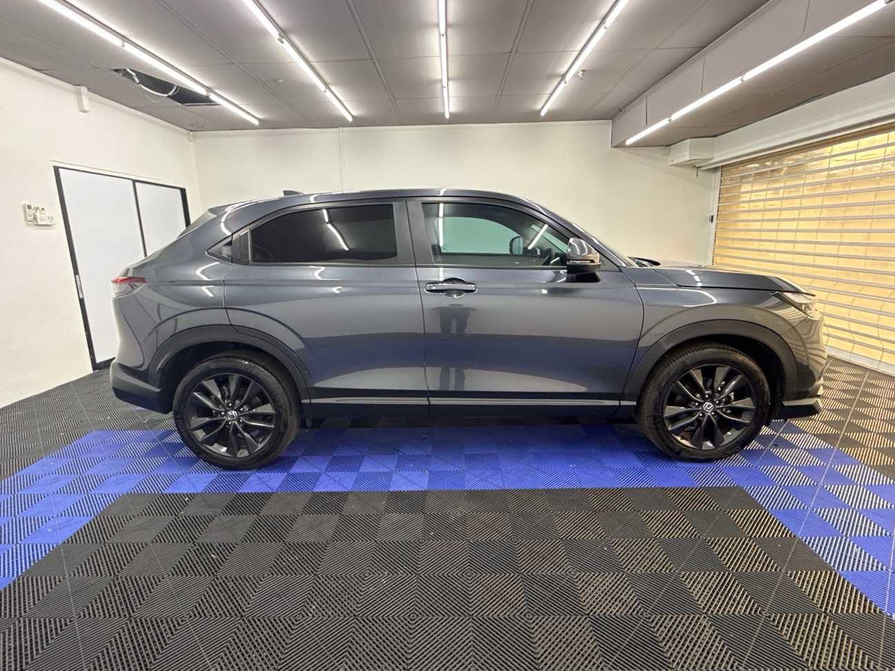 used 2025 Honda HR-V V 1.5