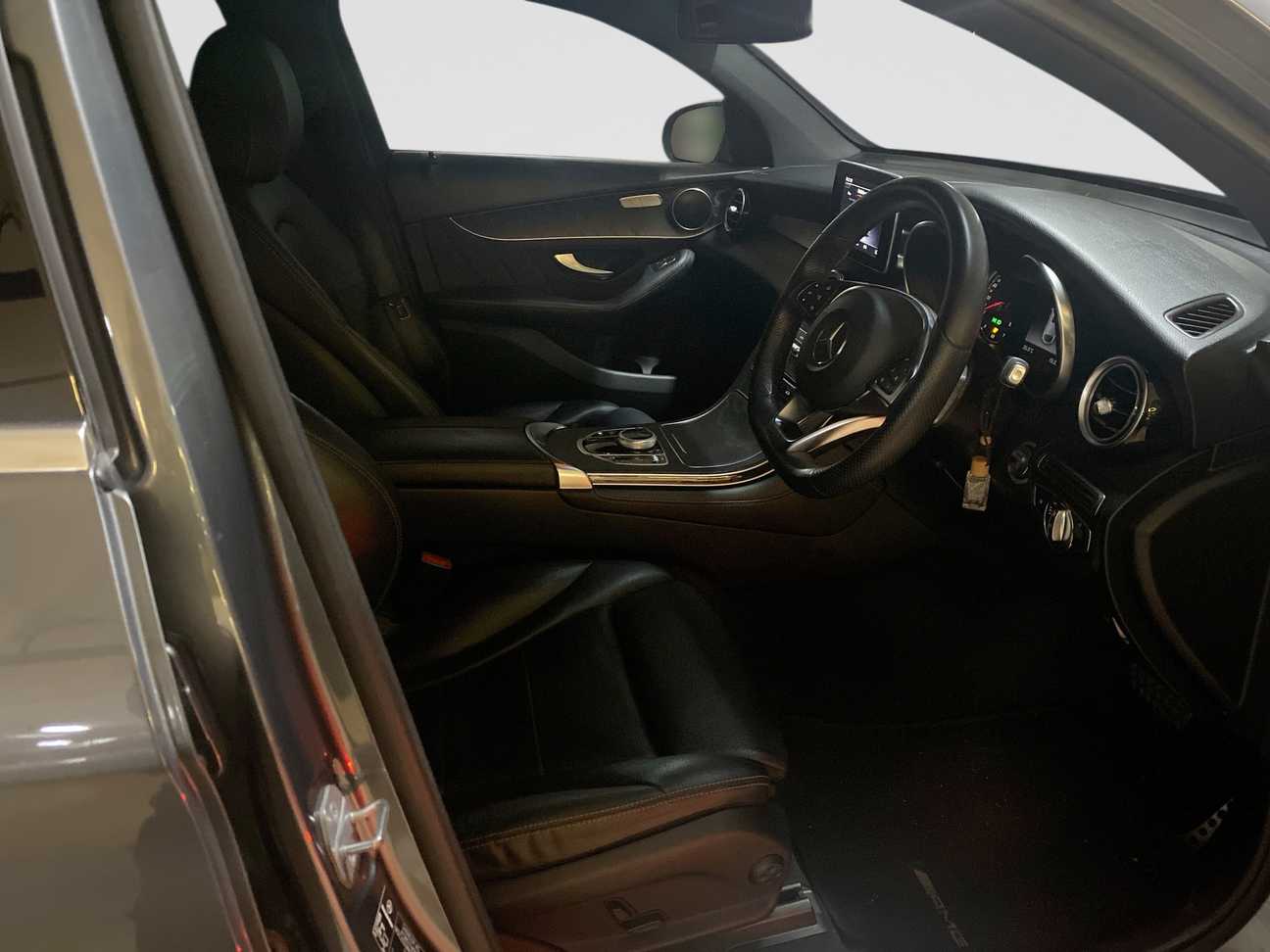 used 2018 Mercedes-Benz GLC250 4MATIC AMG Line 2.0