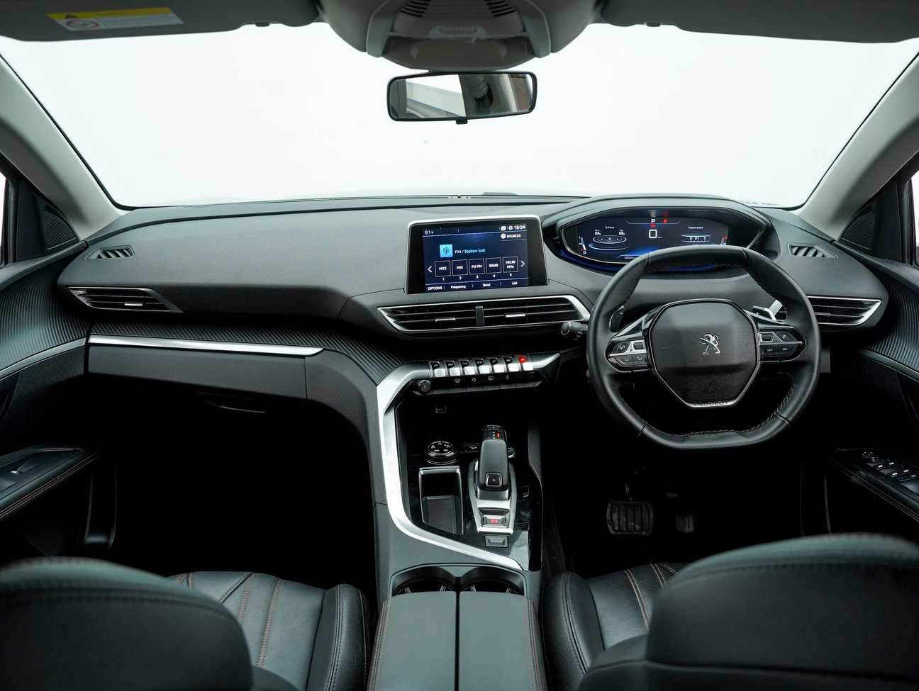 terpakai 2019 Peugeot 3008 THP Active 1.6