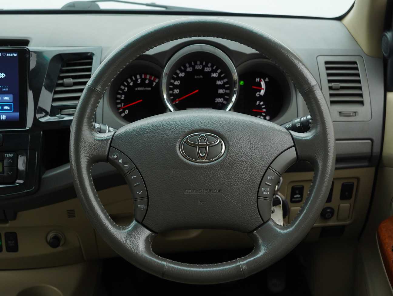 used 2010 Toyota Fortuner V 2.7