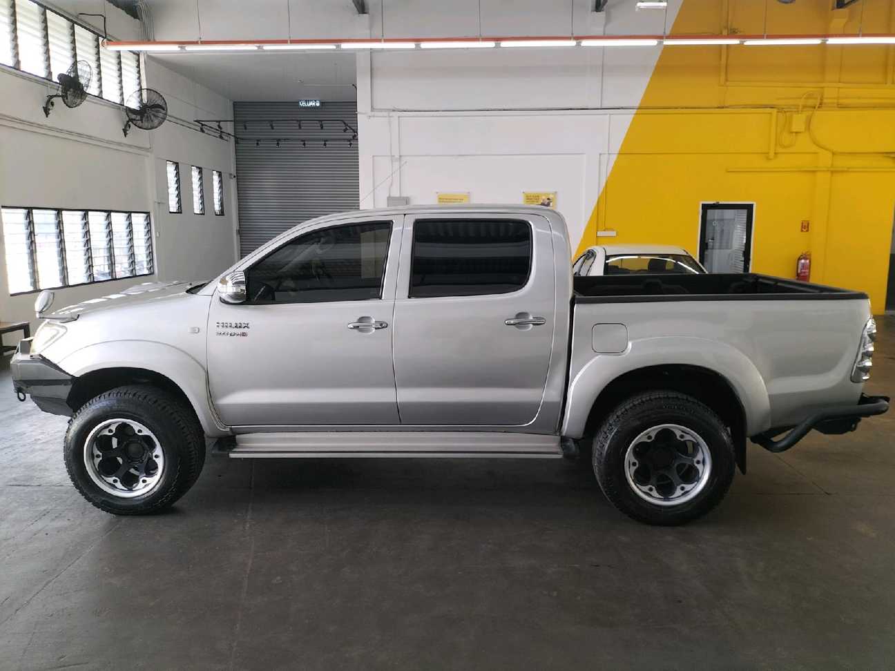 terpakai 2010 Toyota Hilux G VNT Dual Cab 3.0