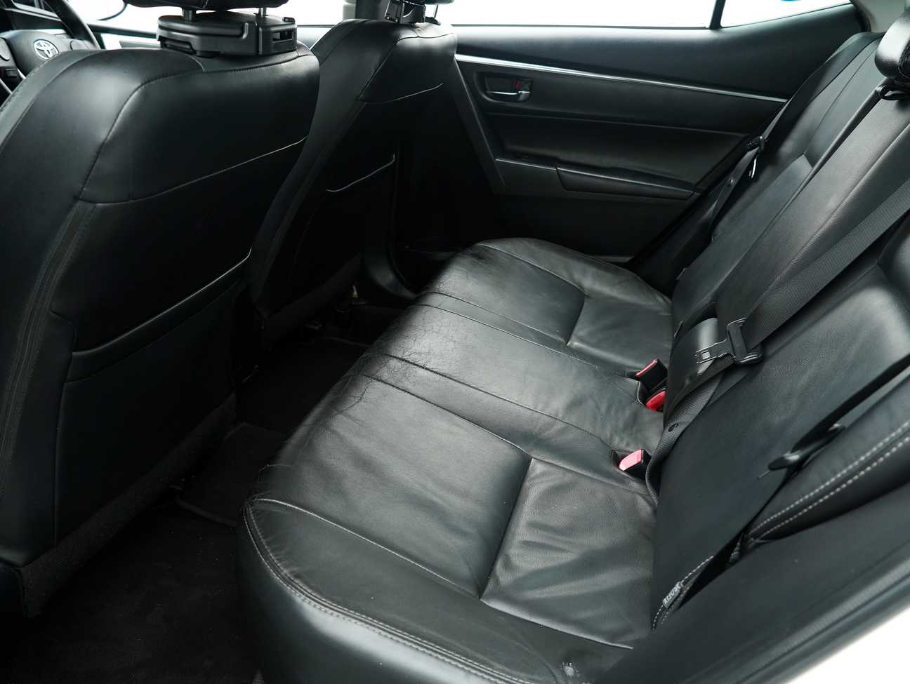 used 2014 Toyota Corolla Altis V 2.0