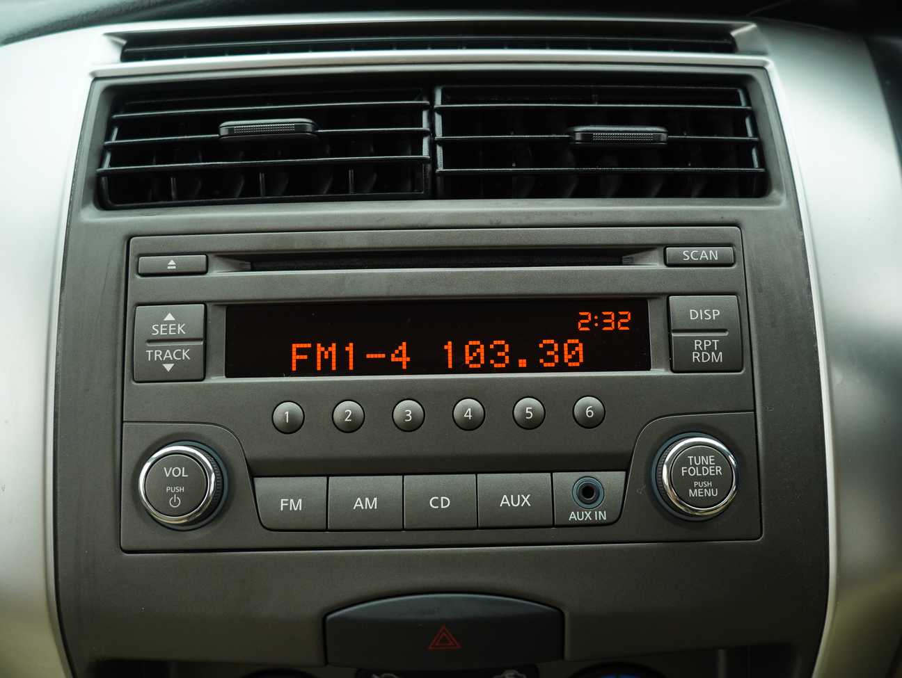 used 2015 Nissan Grand Livina Comfort 1.6