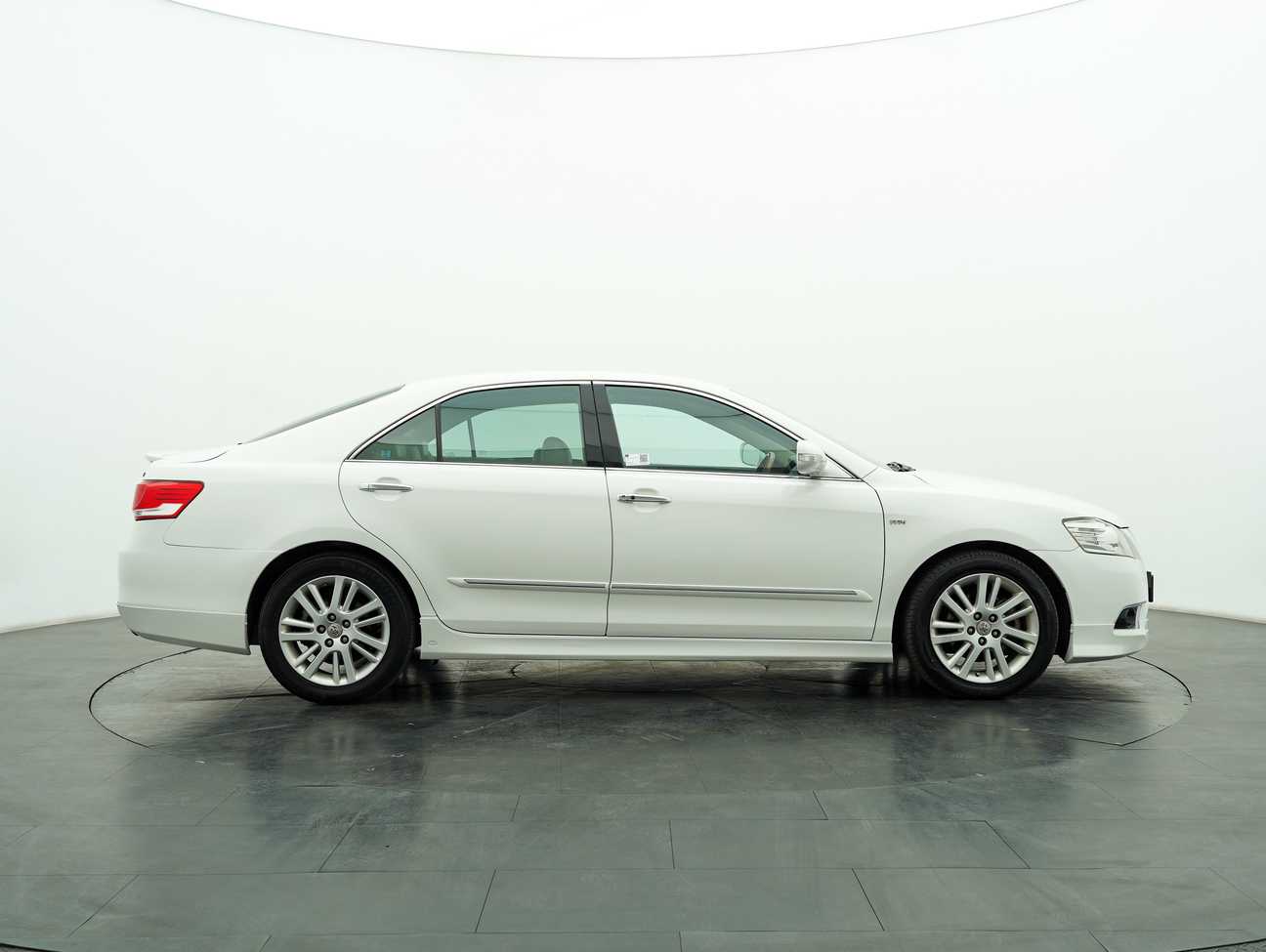 used 2011 Toyota Camry V 2.4