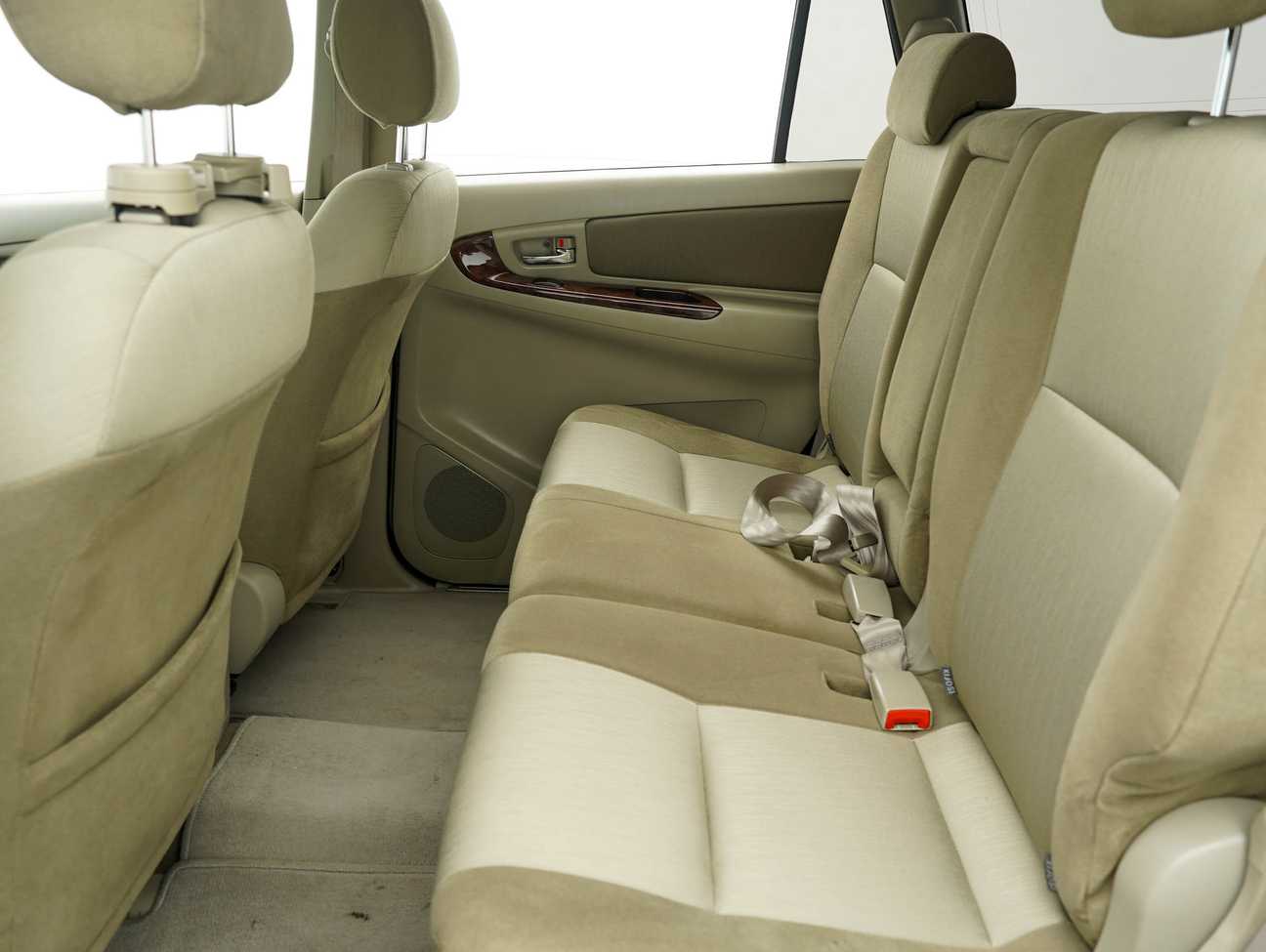 used 2014 Toyota INNOVA G 2.0