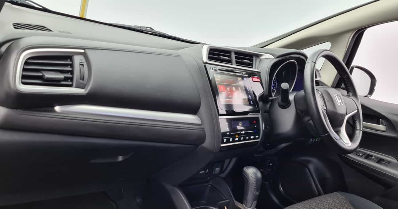 used 2015 Honda JAZZ V 1.5