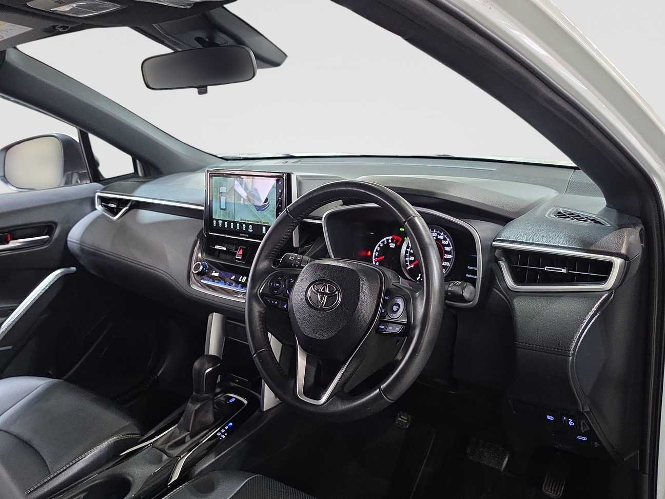 used 2024 Toyota Corolla Cross V 1.8