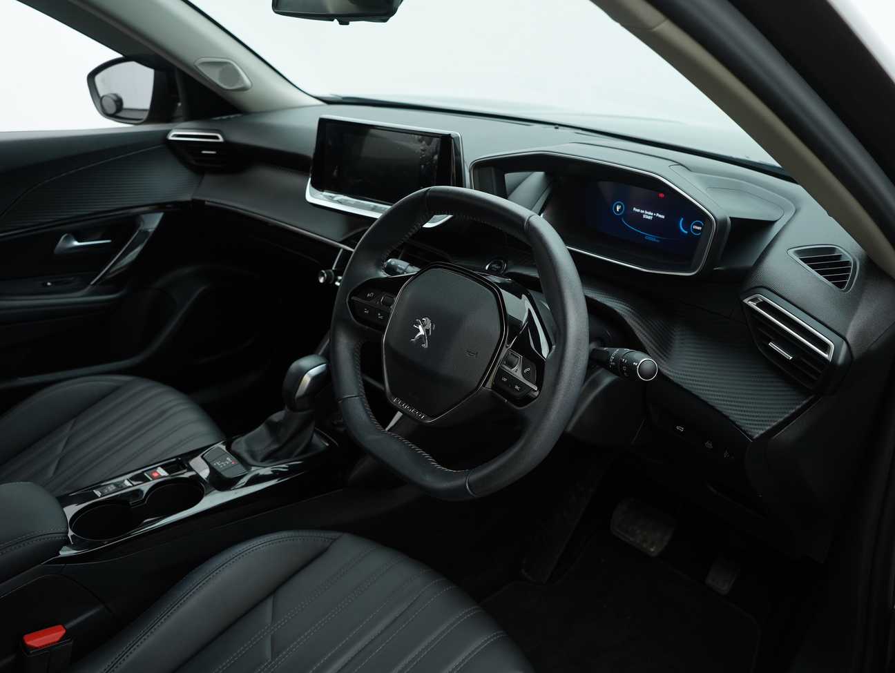 used 2023 Peugeot 2008 Allure 1.2