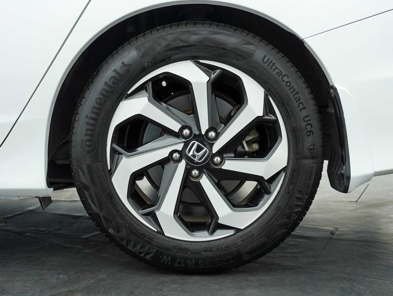 terpakai 2016 Honda Accord VTi-L 2.0