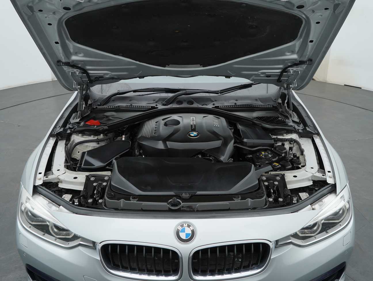 terpakai 2016 BMW 320i Sport Line 2.0