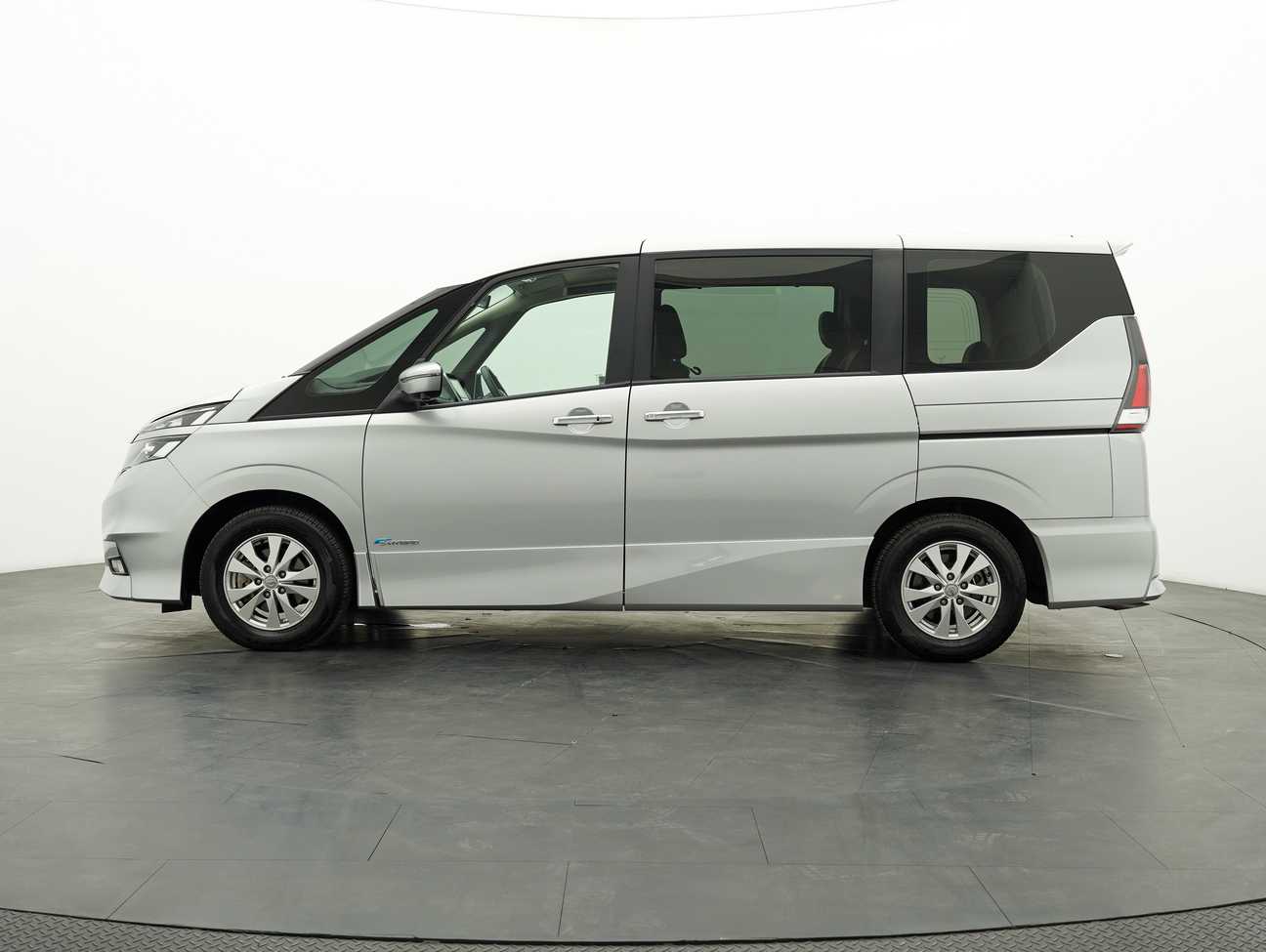 used 2019 Nissan Serena S-Hybrid High-Way Star 2.0