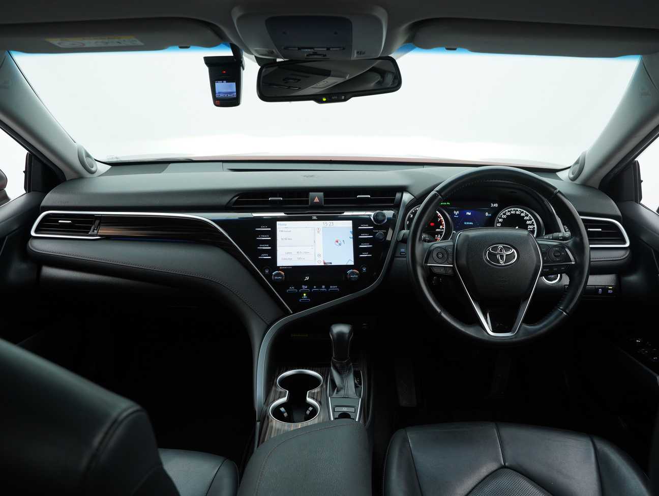 used 2019 Toyota Camry V 2.5