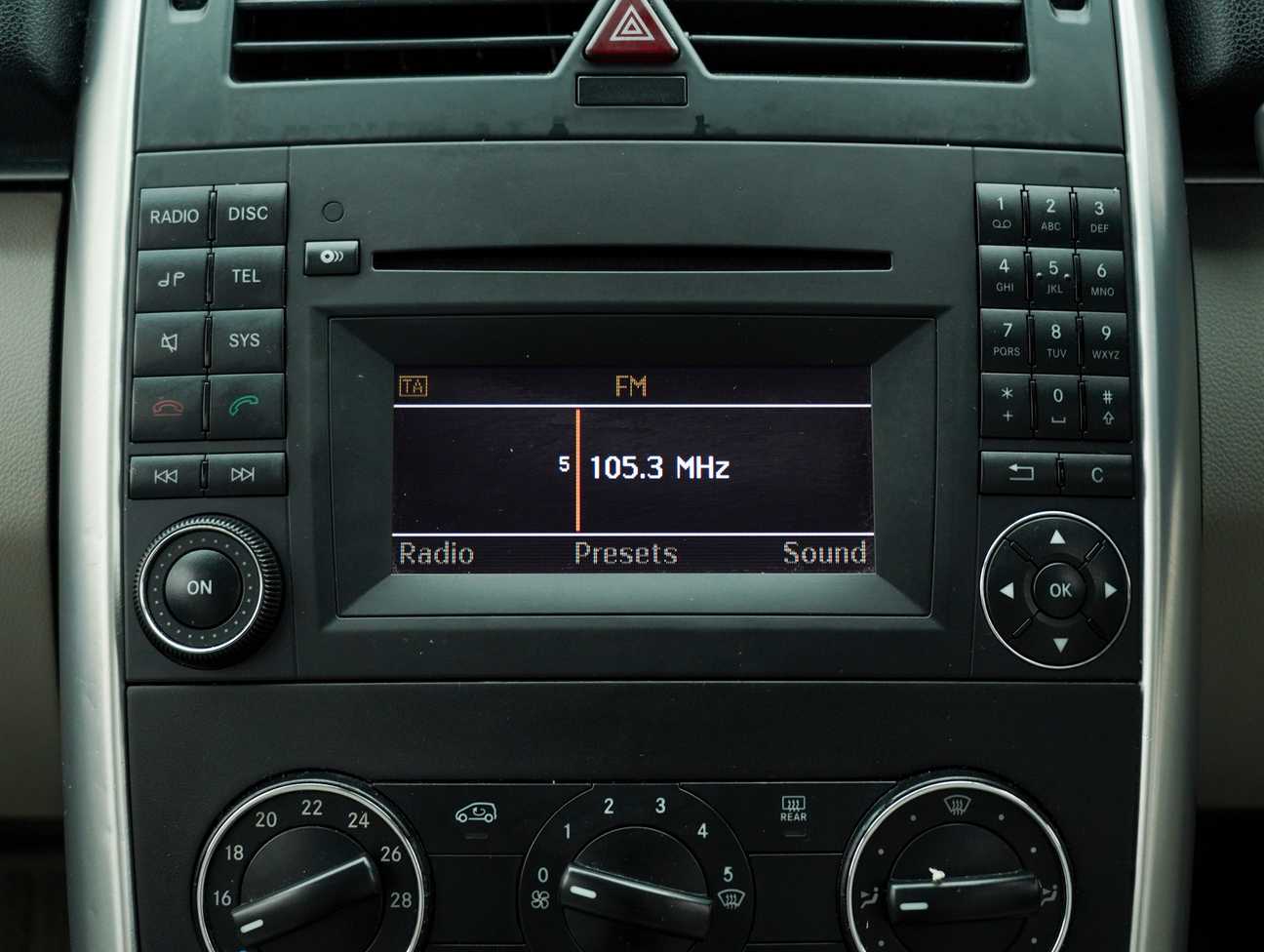 terpakai 2011 Mercedes-Benz B180  1.7