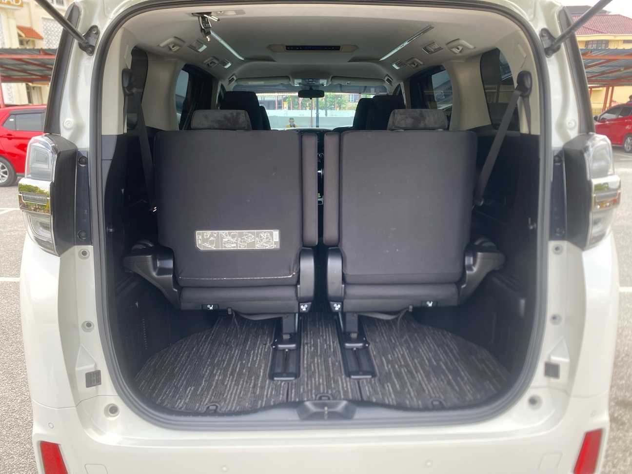 terpakai 2018 Toyota Vellfire  2.5