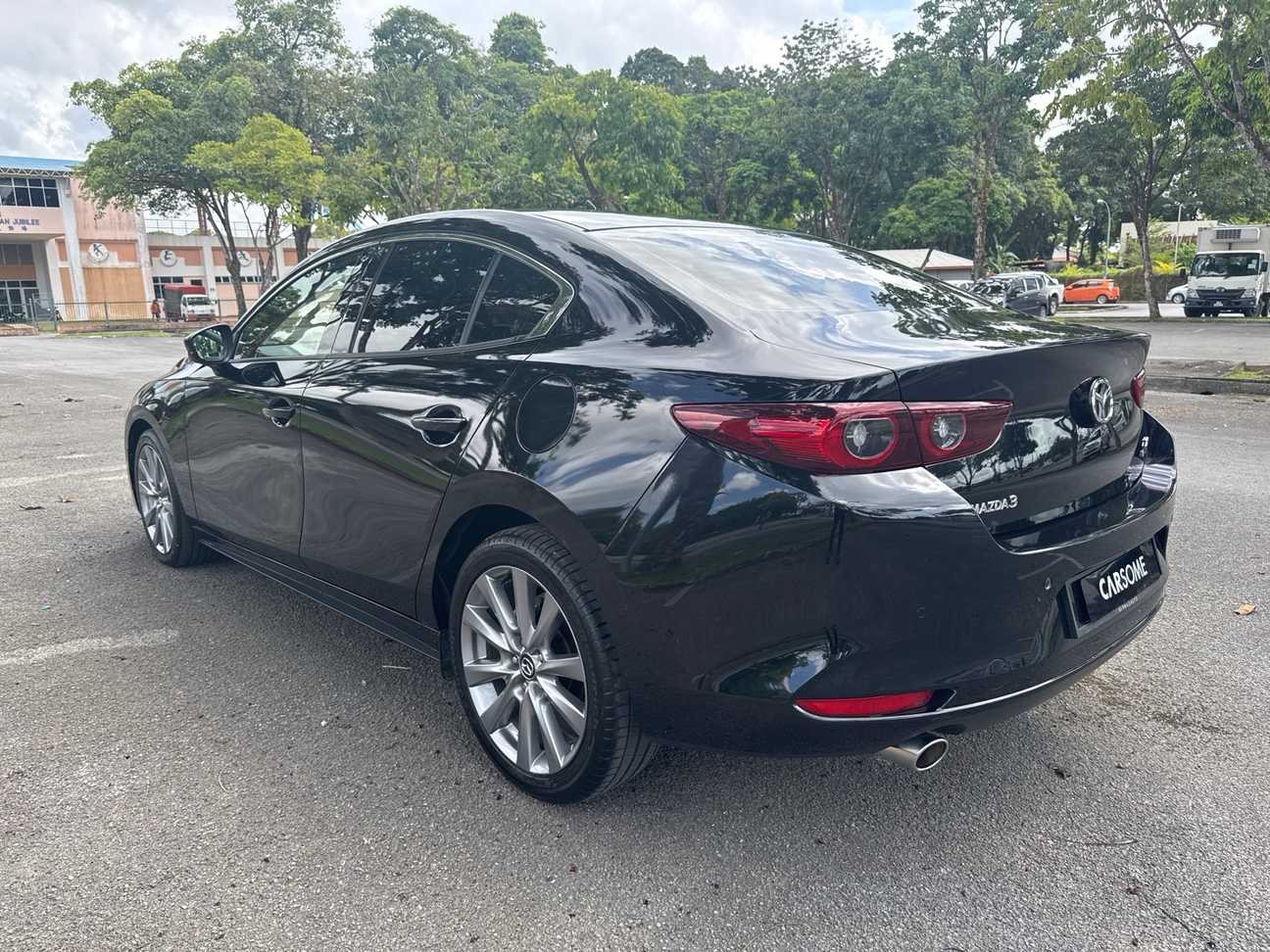 terpakai 2023 Mazda 3 SKYACTIV-G High Plus 2.0
