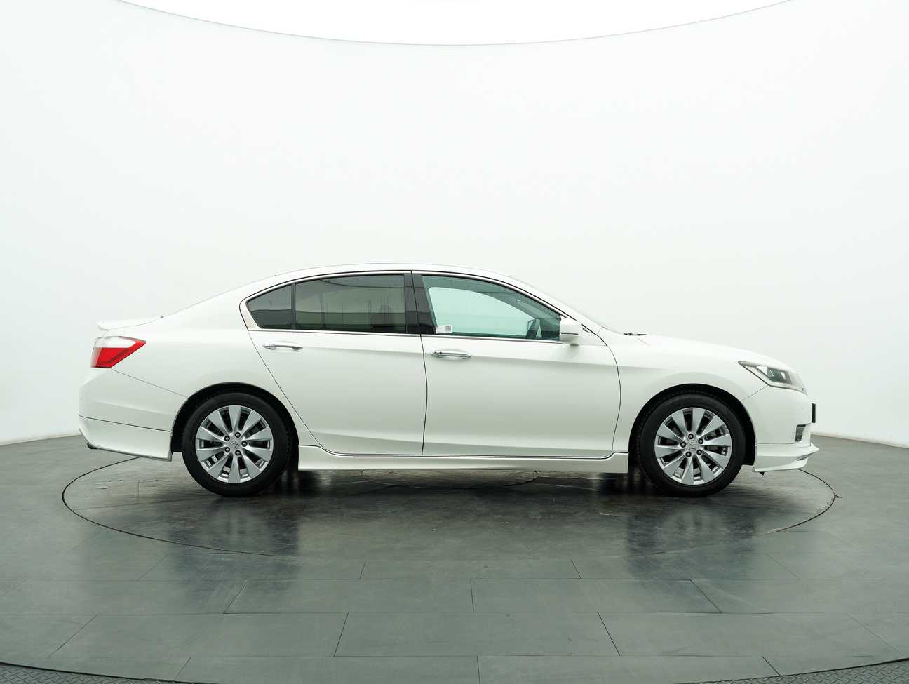 used 2015 Honda Accord VTi-L 2.0