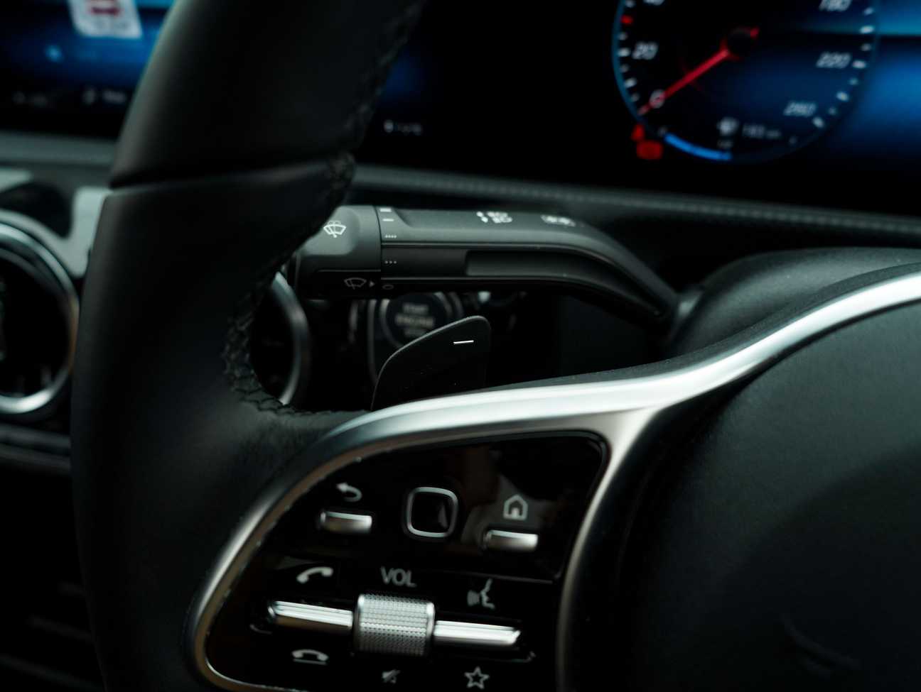 terpakai 2022 Mercedes-Benz A200 Progressive Line 1.3