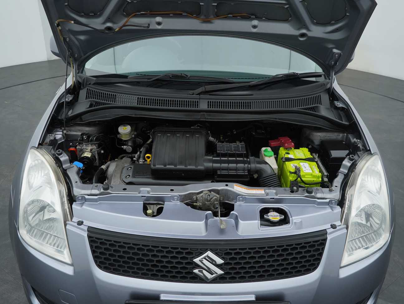 terpakai 2012 Suzuki Swift GX 1.5