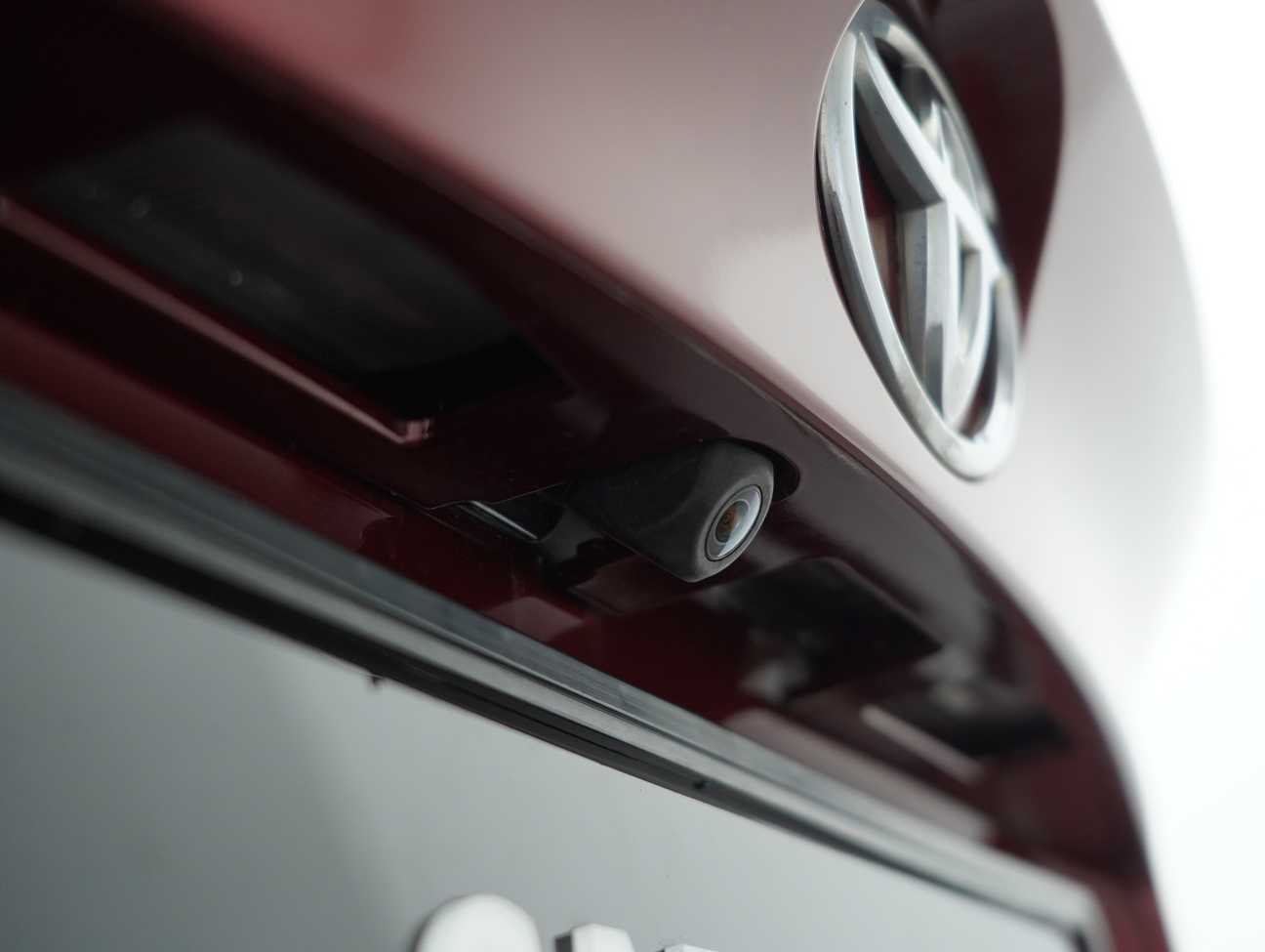 used 2018 Toyota C-HR  1.8