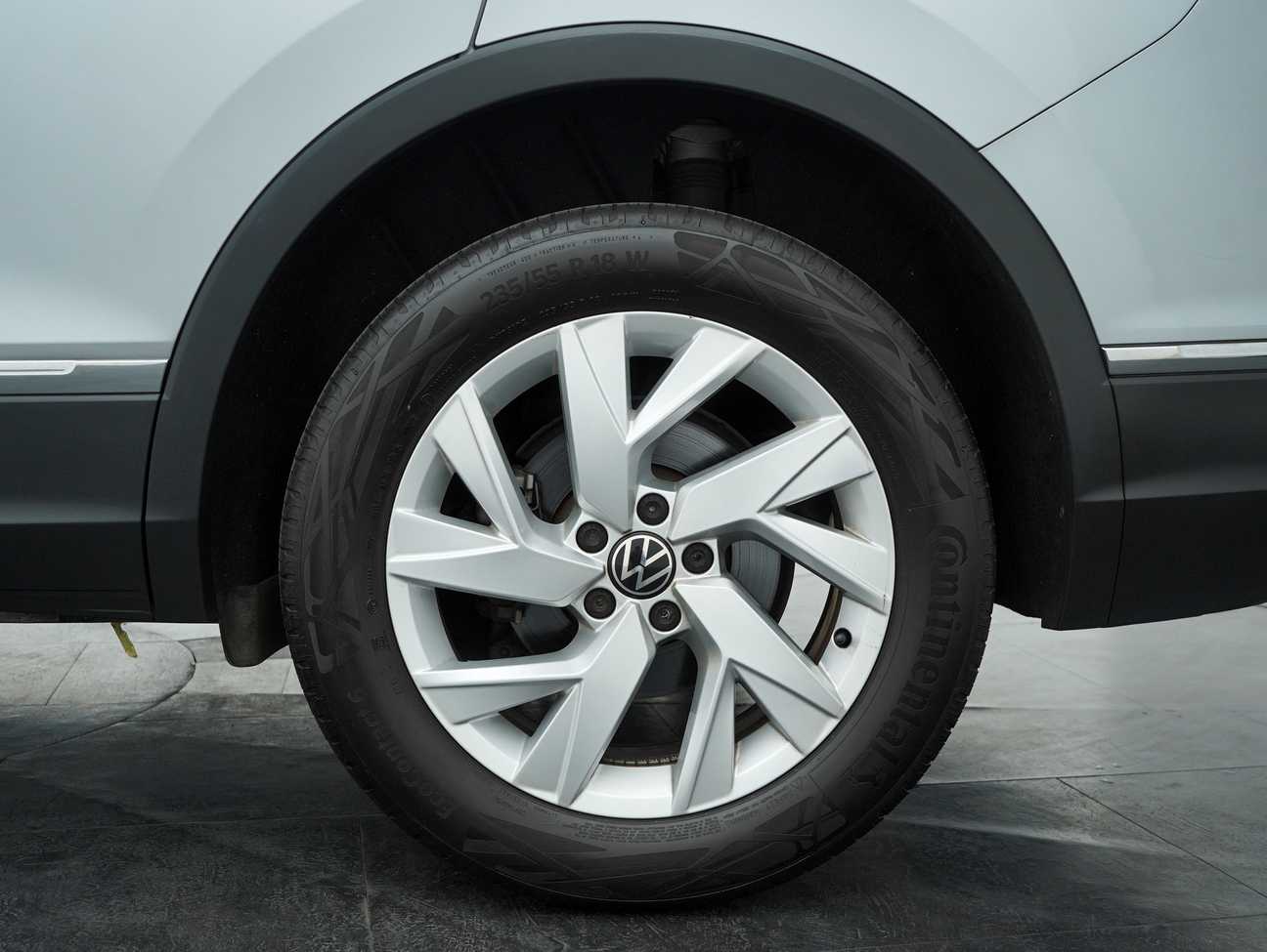 terpakai 2023 Volkswagen Tiguan Allspace Elegance 1.4