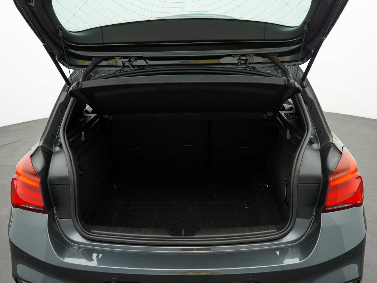 terpakai 2015 BMW 1 20I M SPORT 1.6