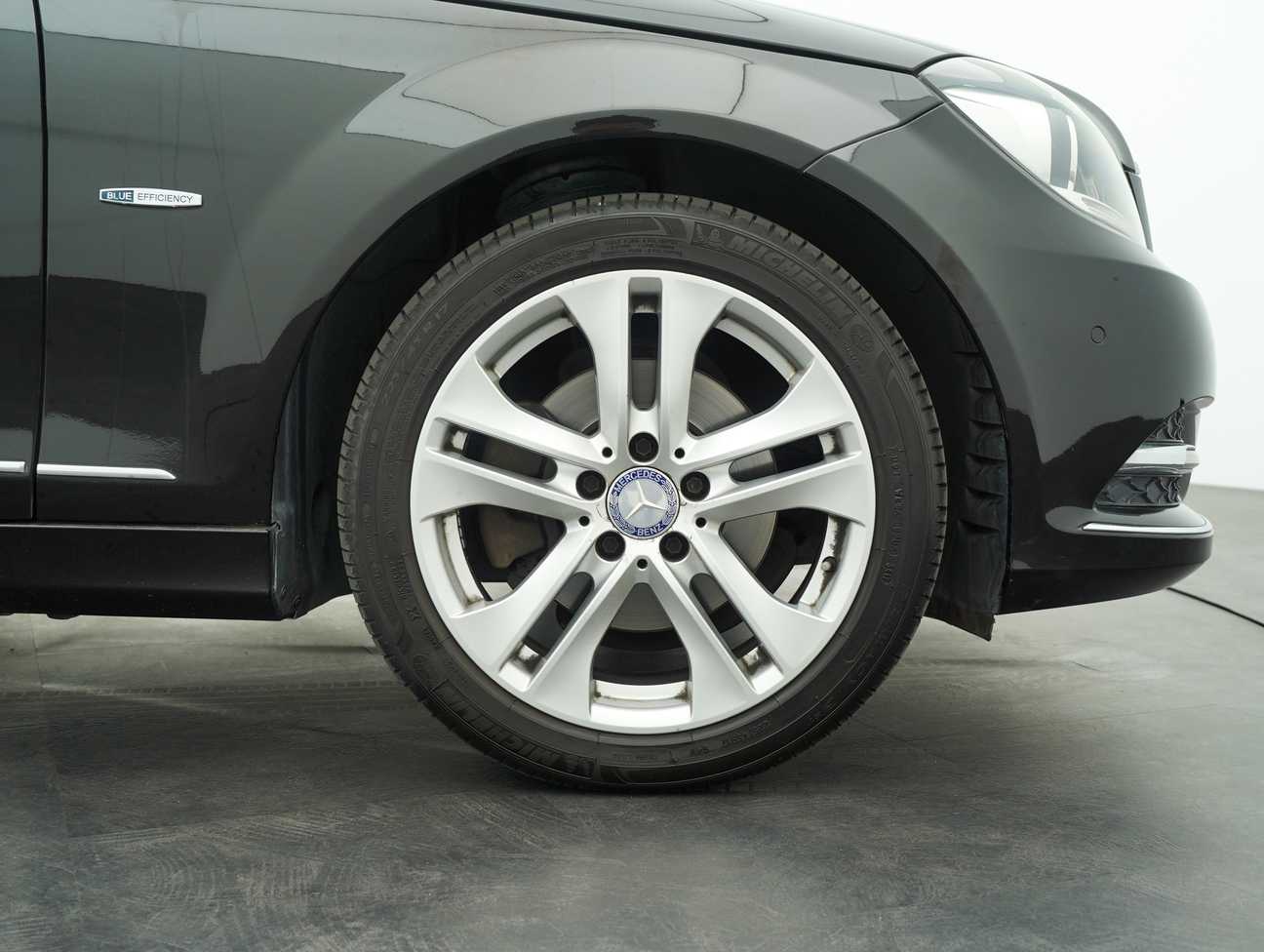 terpakai 2013 Mercedes-Benz C 200 CGI 1.8