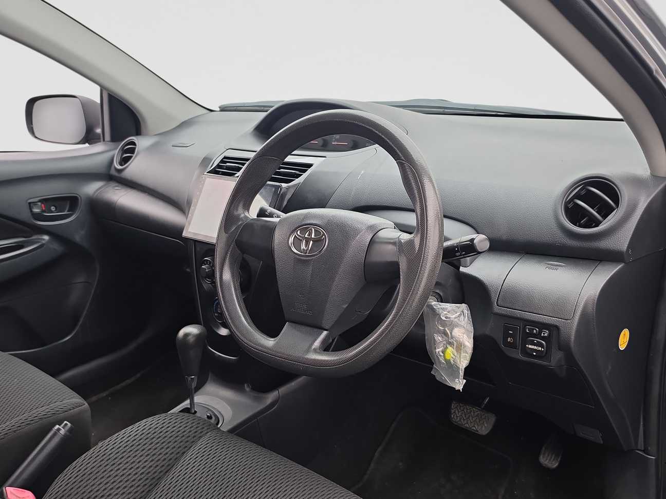 terpakai 2012 Toyota Vios J 1.5