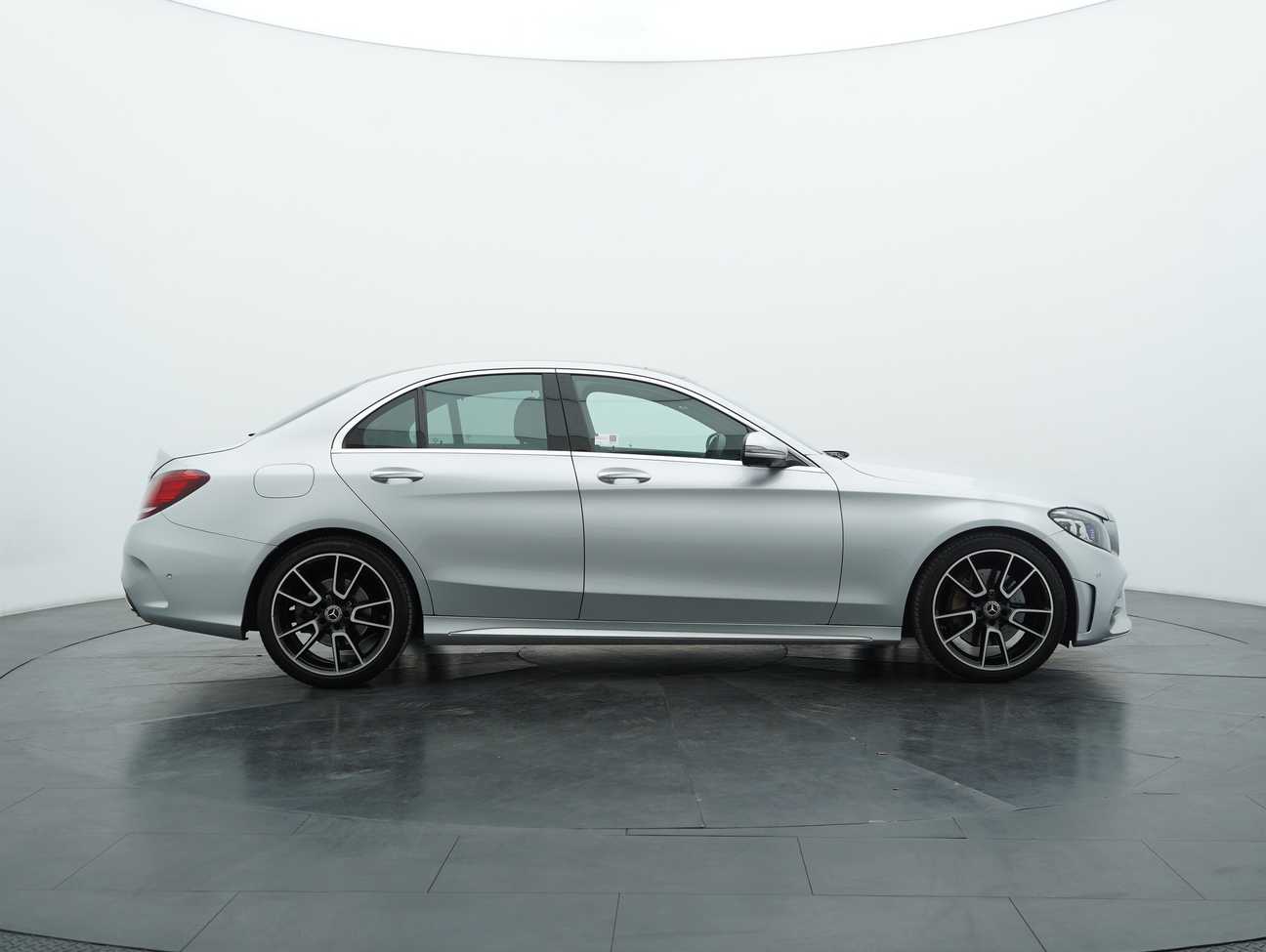 terpakai 2020 Mercedes-Benz C300 AMG Line 2.0