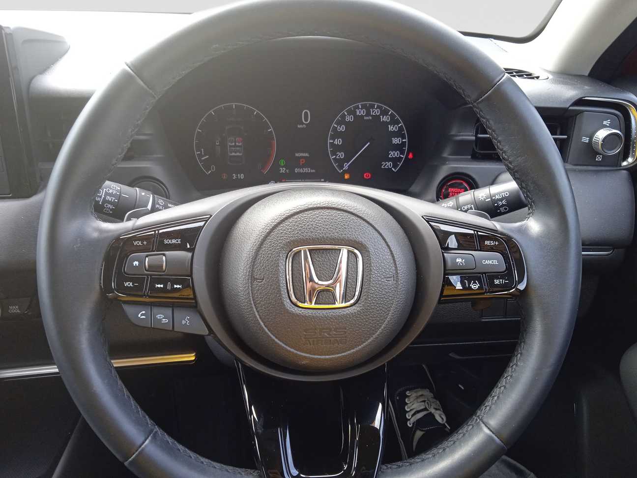 used 2024 Honda HR-V V 1.5