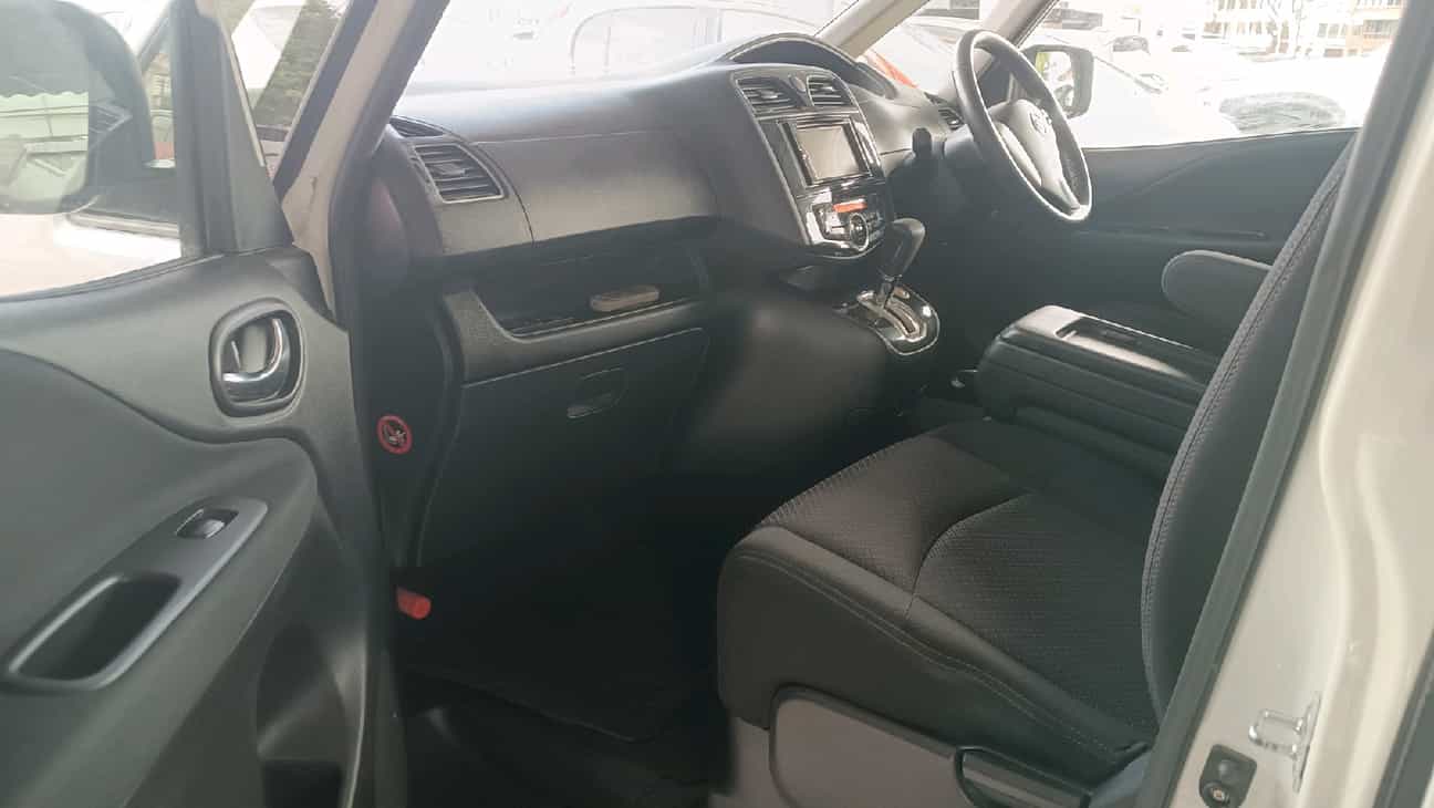 terpakai 2013 Nissan Serena S-Hybrid High-Way Star 2.0