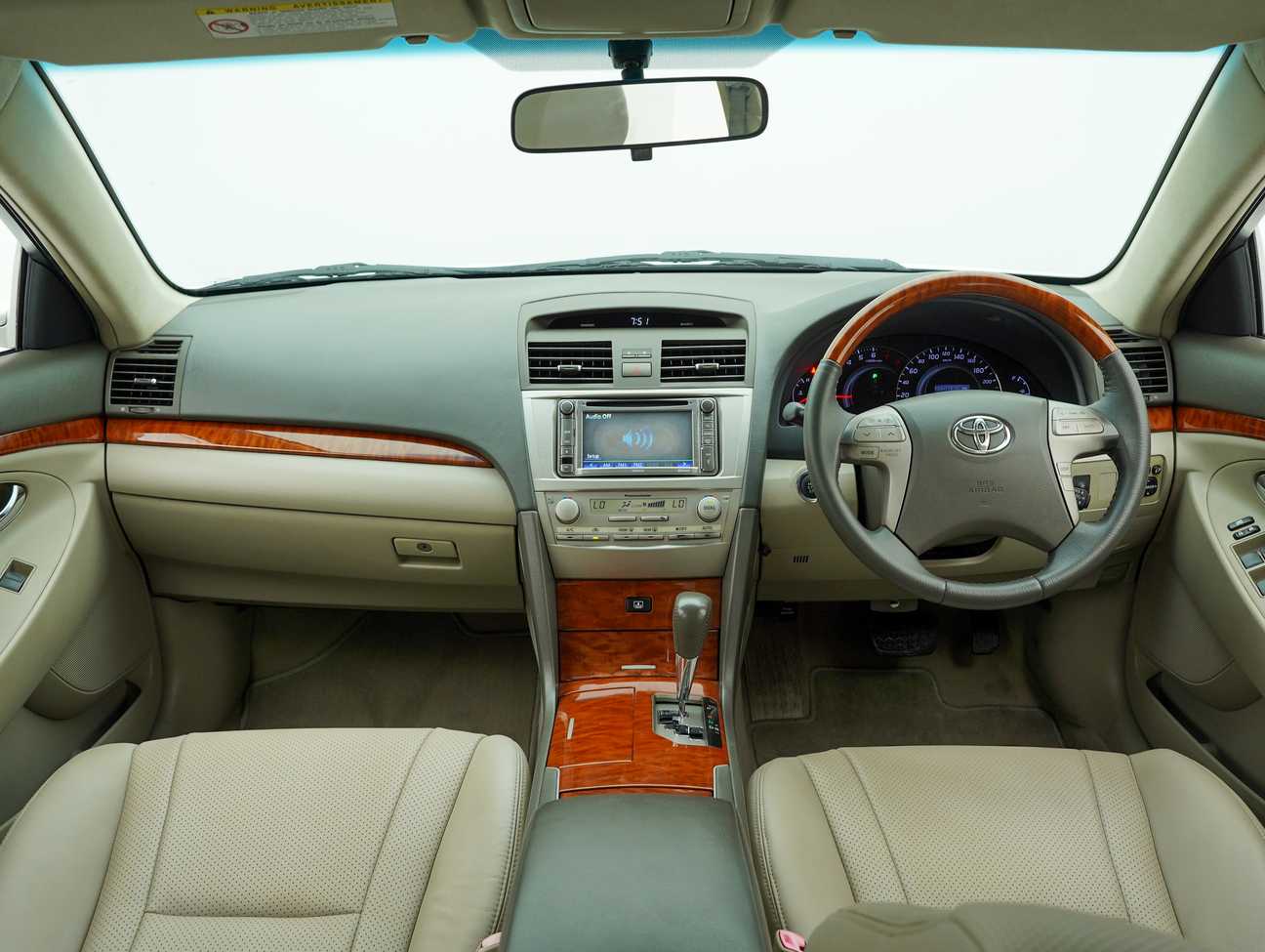 used 2011 Toyota Camry V 2.4