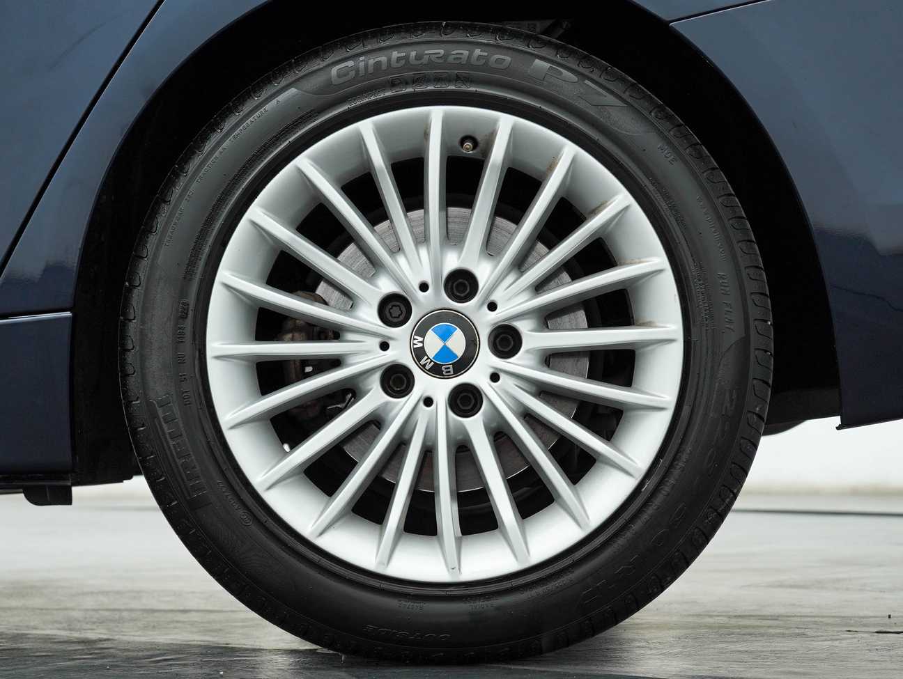 used 2017 BMW 318i Luxury 1.5