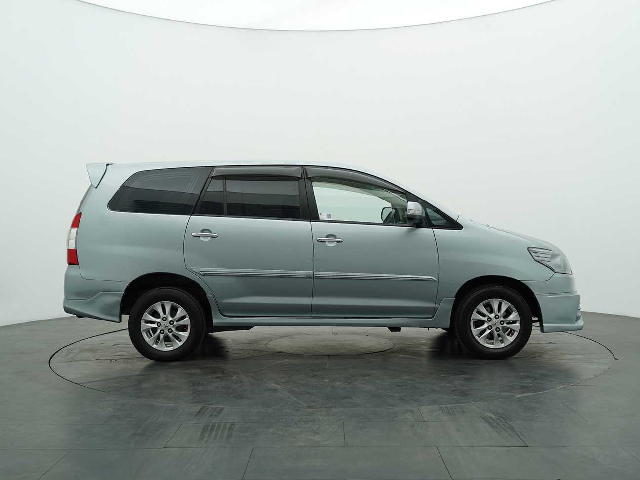 used 2014 Toyota Innova G 2.0