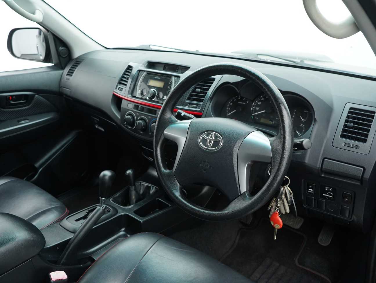 terpakai 2015 Toyota Hilux G TRD Sportivo VNT Dual Cab 2.5