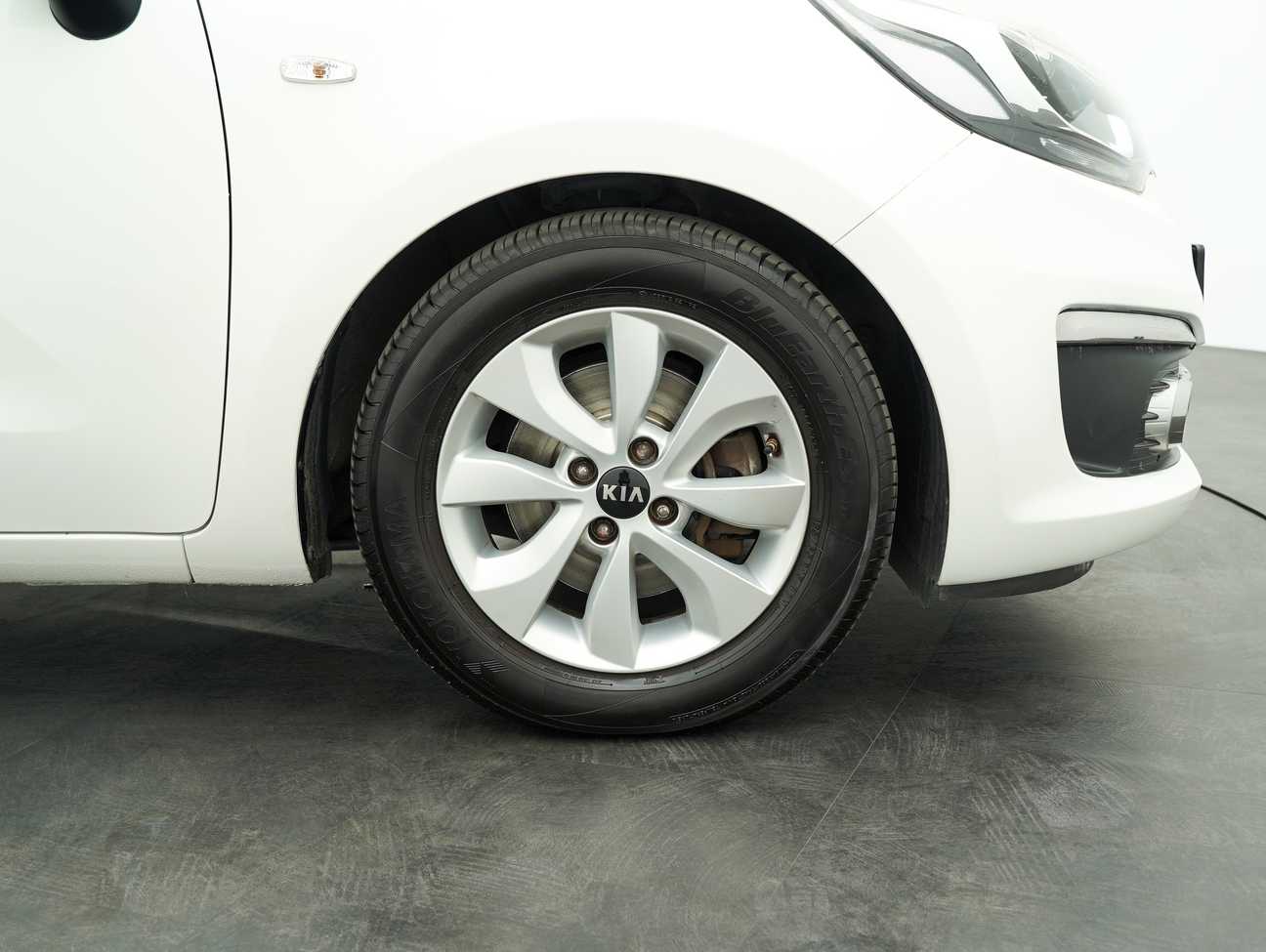 terpakai 2016 Kia Rio EX 1.4