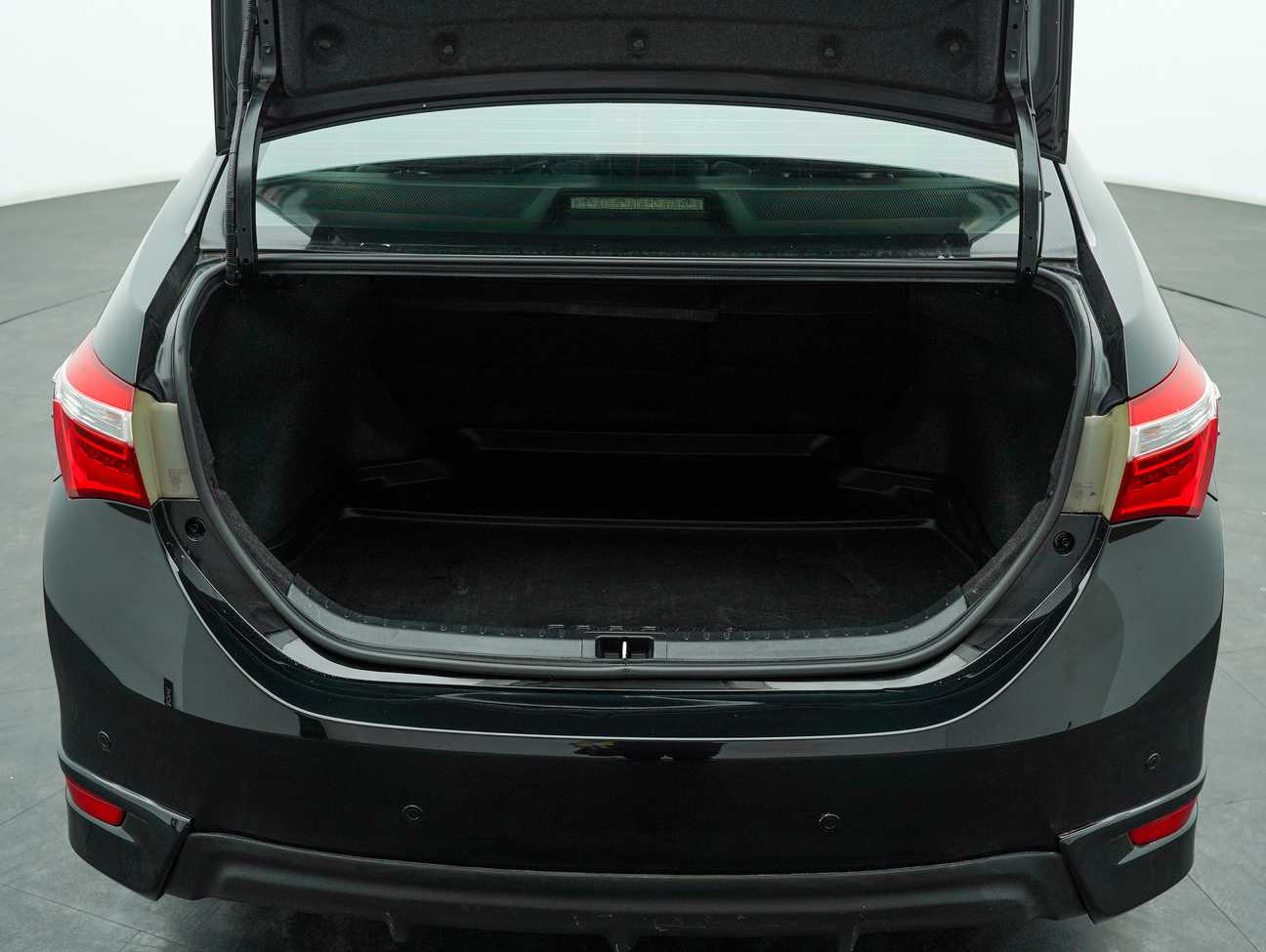 used 2014 Toyota Corolla Altis E 1.8