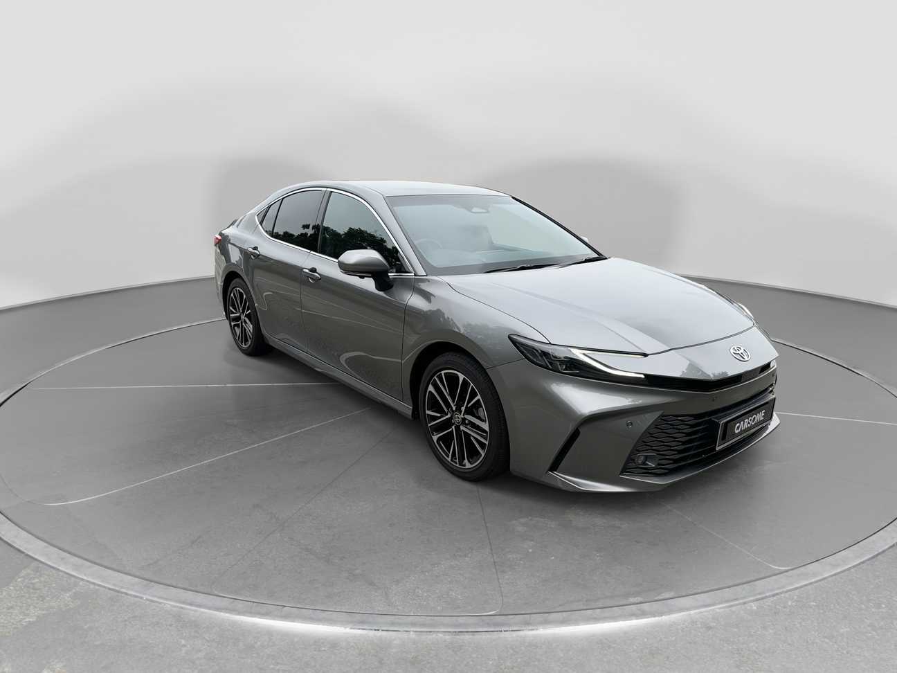 used 2025 Toyota Camry V 2.5
